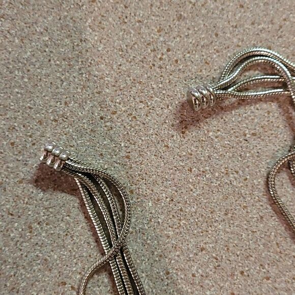 Multi strand silver tone cord necklace magnetic clasp - Picture 4 of 7